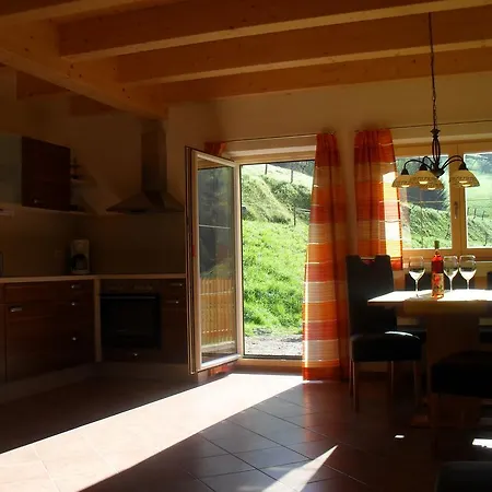 Bio-bergbauernhof Moeslhof アパート *